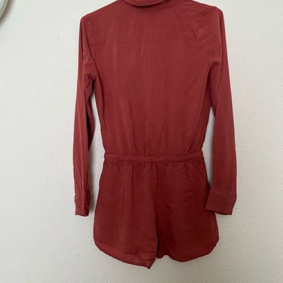 Forever 21 Long sleeve botton down Romper size S - Picture 2 of 7